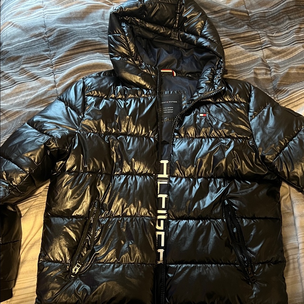 Tommy Hilfiger XL Black Glossy Puffer Jacket Big Logo Spellout Hooded Coat
